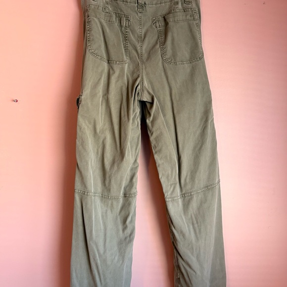 💚American Eagle Outfitters Olive Cargo Pants - Picture 5 of 8